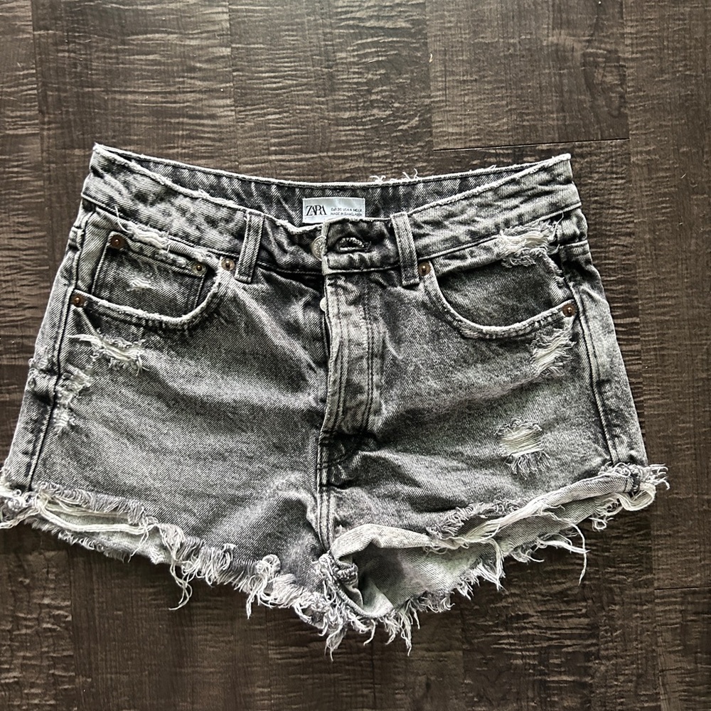 Zara Women's Frayed Gray Denim Shorts